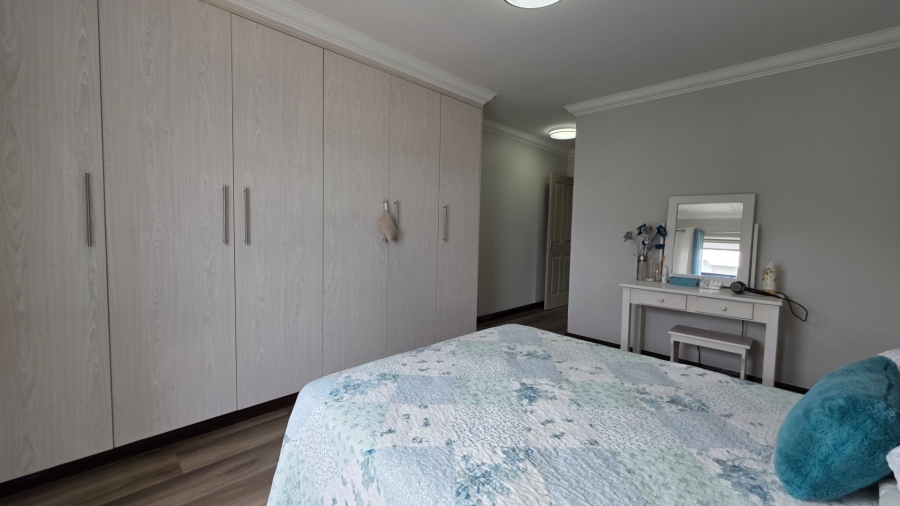 2 Bedroom Property for Sale in Da Nova Western Cape